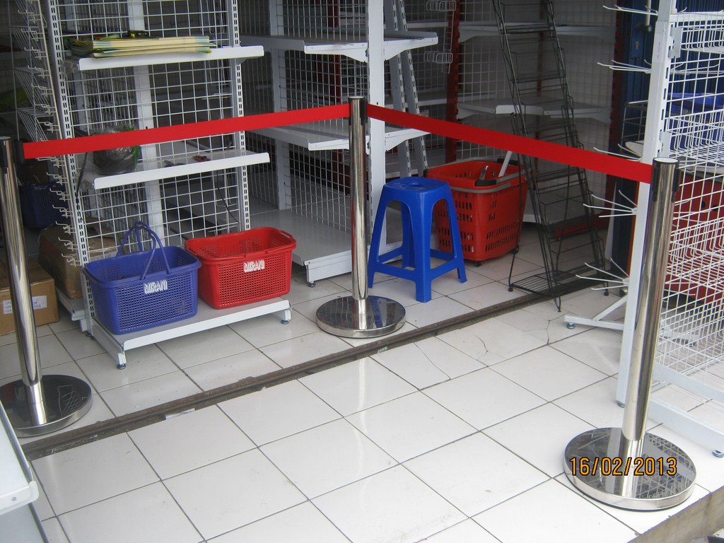 tiang antrian bank