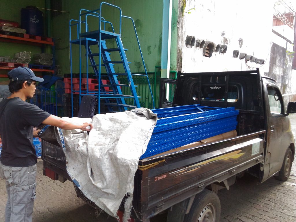Pengiriman Rak Gudang Light Duty RR-36 Mobeng Jatibenig
