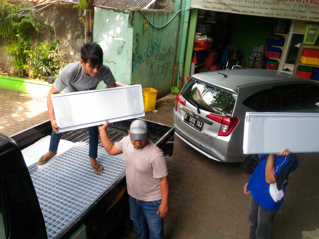 Pengiriman Rak Gondola Minimarket ke Beji Depok