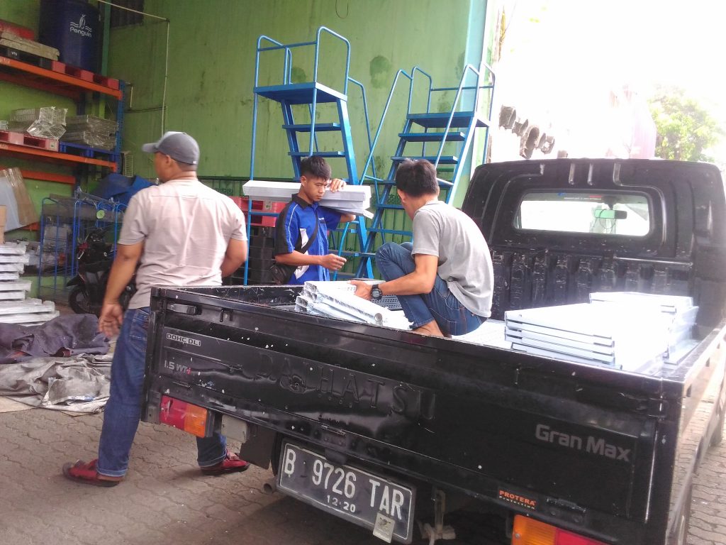 Pengiriman Rak Gondola Minimarket ke Beji Depok