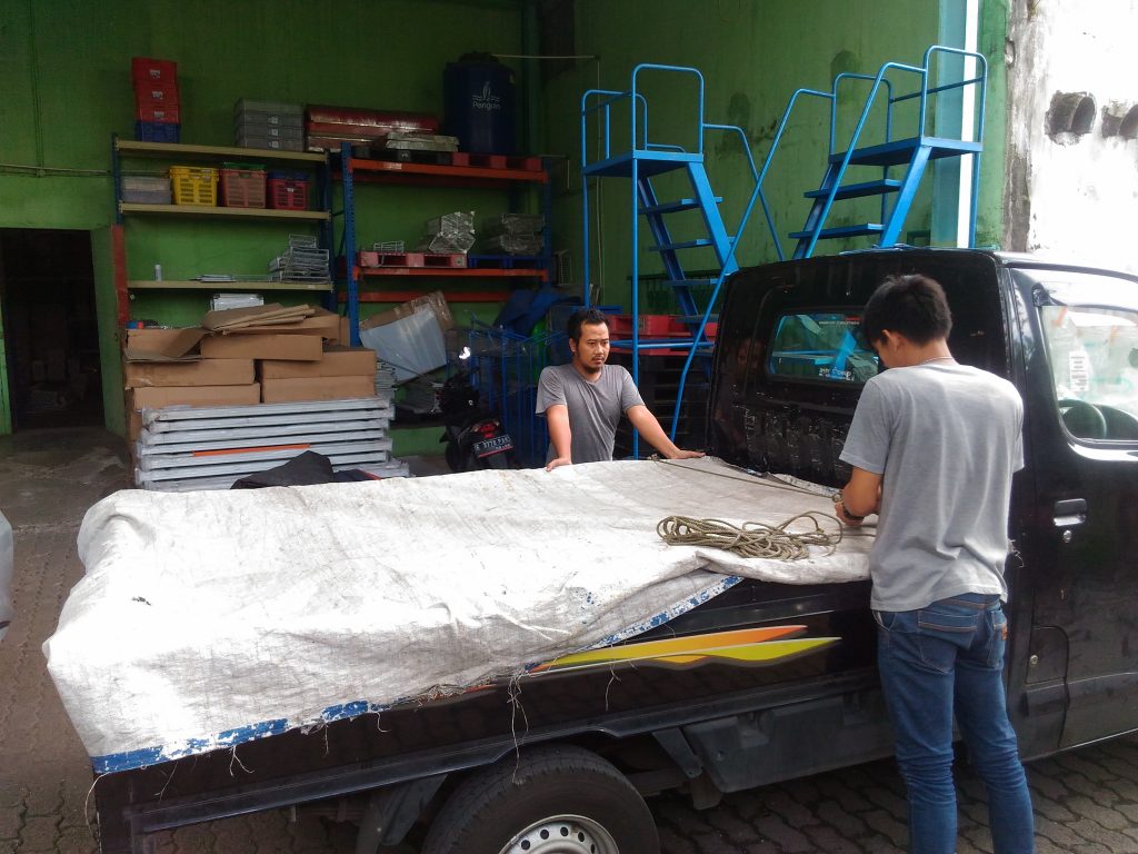 Pengiriman Rak Gondola Minimarket ke Beji Depok